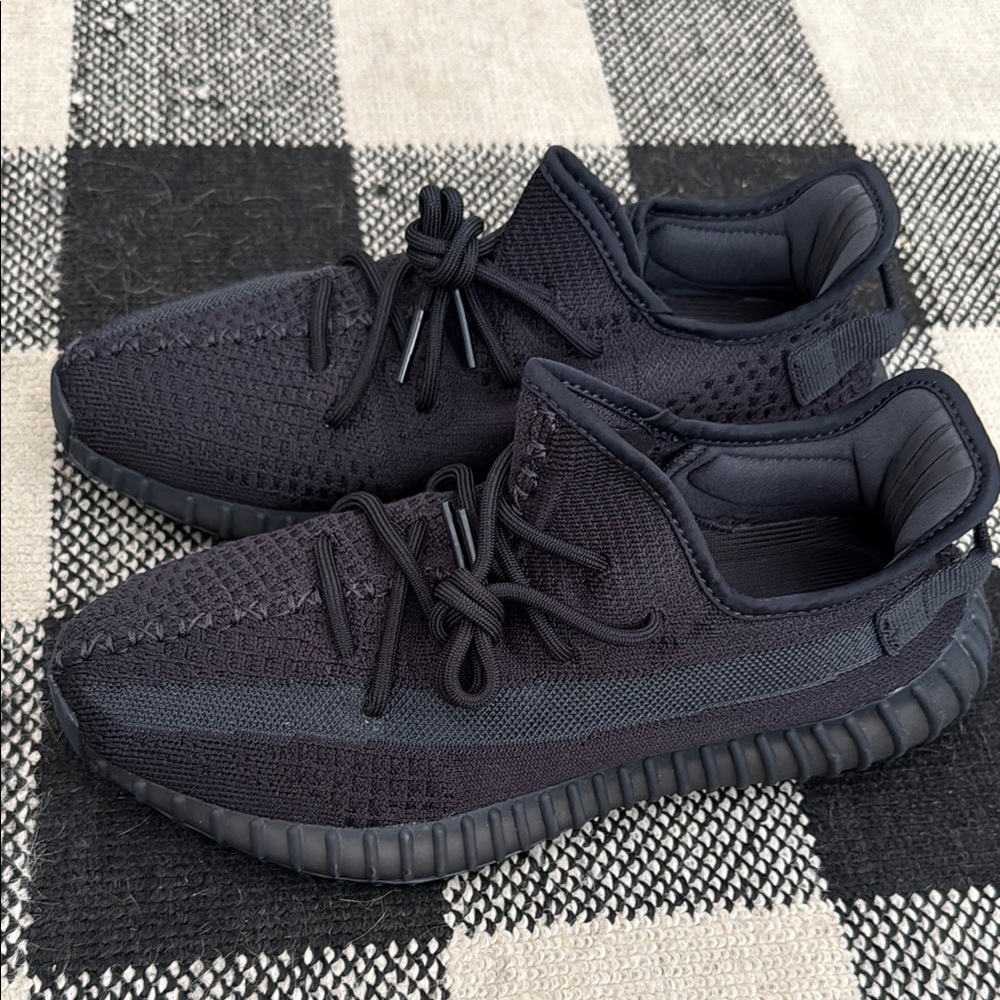 Yeezy Boost 350 V2 - Onyx